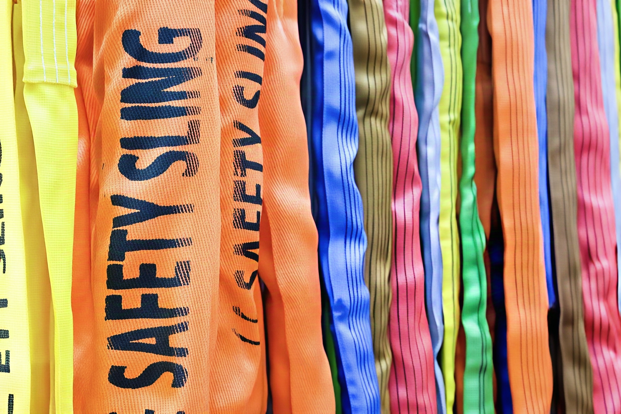 Round Sling vs. Sling de correia plana: Seu guia final para levantar eficiência e segurança